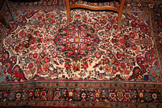 Red & blue ground rug(-)